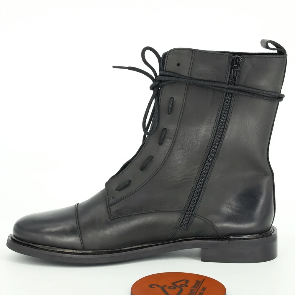 URBAN OUTFITTERS‎ UTILITY LEATHER LACE UP BOOTS